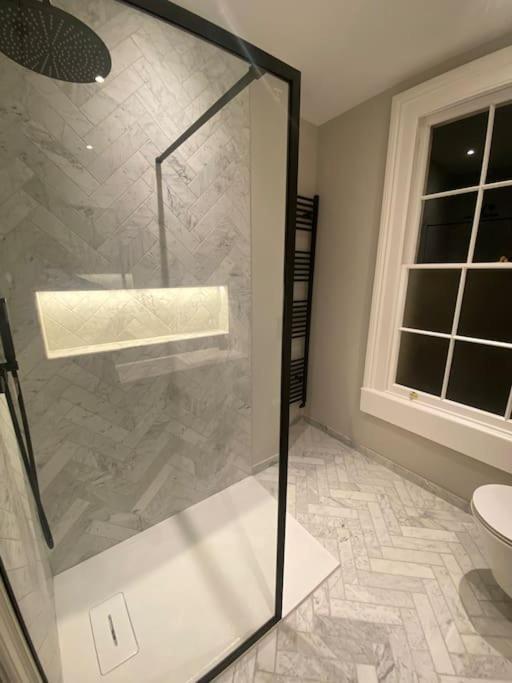Luxury Georgian Apartment - 5 Minute Walk To Spa Bath Eksteriør billede