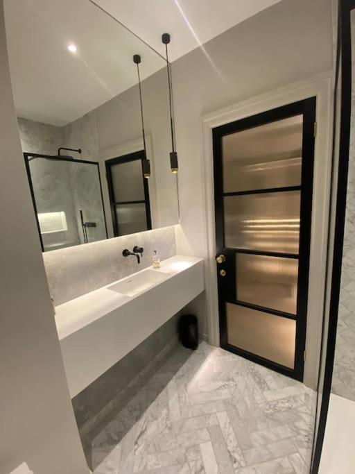 Luxury Georgian Apartment - 5 Minute Walk To Spa Bath Eksteriør billede