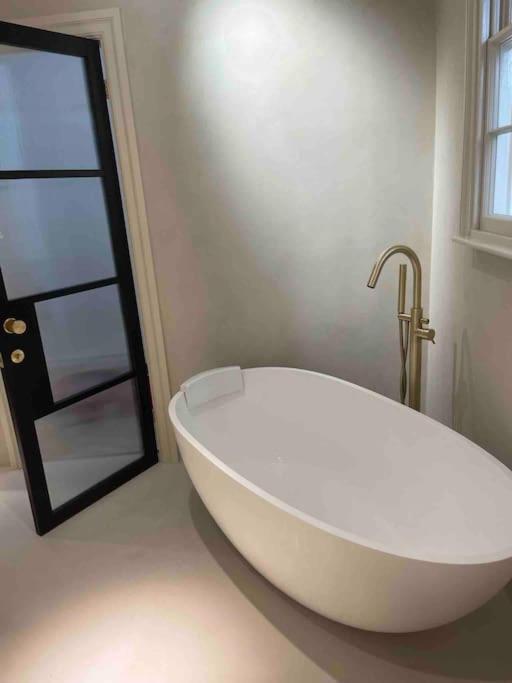 Luxury Georgian Apartment - 5 Minute Walk To Spa Bath Eksteriør billede